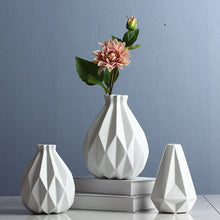 NEWQZ Modern Geometric Vase, Ceramic Vase for Home Decor, Color: Classic white